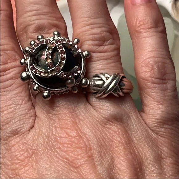 Chanel Black Pearl Pink Rhinestone Logo Ring - Picture 3 of 10